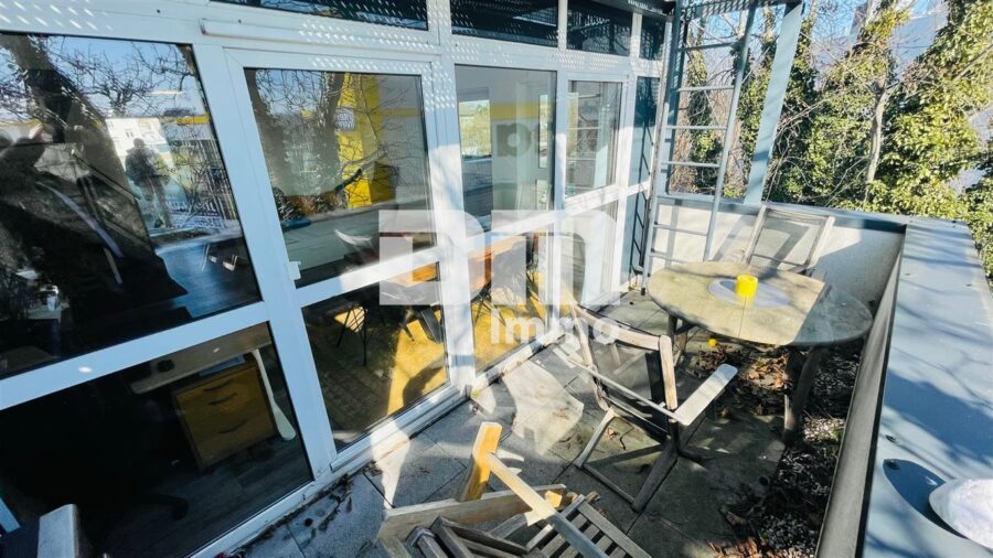 Traumhafte Maisonette-Wohnung im Penthouse-Stil mit Terrassen- und Balkonfläche - Balkon / Zugang zum Wohnbereich unten